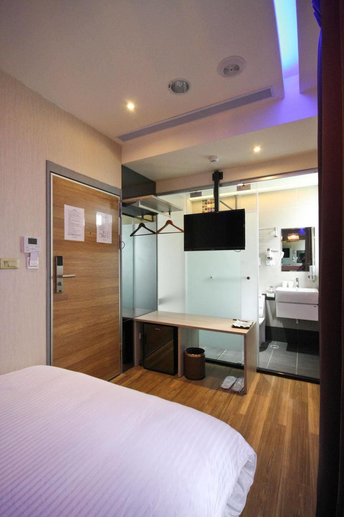 Check Inn Express Taichung Fuxing Hall 2 מראה חיצוני תמונה
